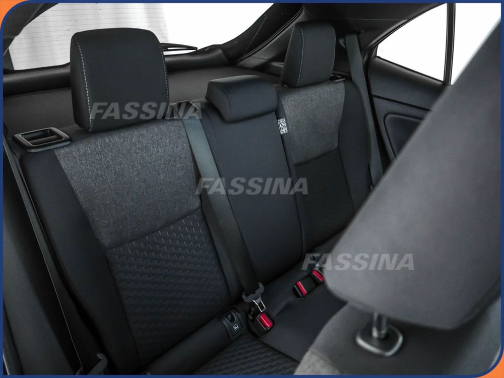 Toyota Yaris Cross nuova a Milano (12)