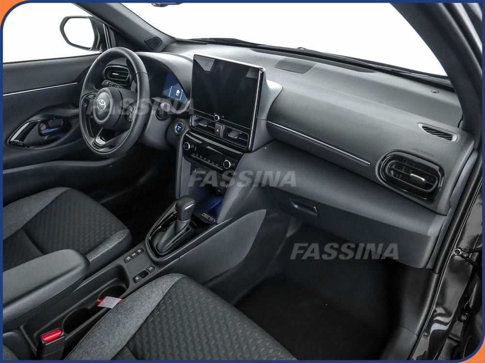 Toyota Yaris Cross nuova a Milano (14)