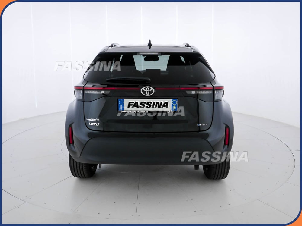 Toyota Yaris Cross nuova a Milano (5)