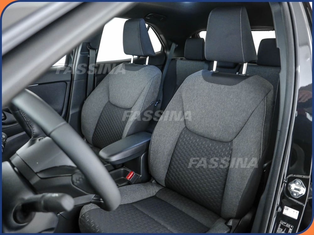 Toyota Yaris Cross nuova a Milano (8)