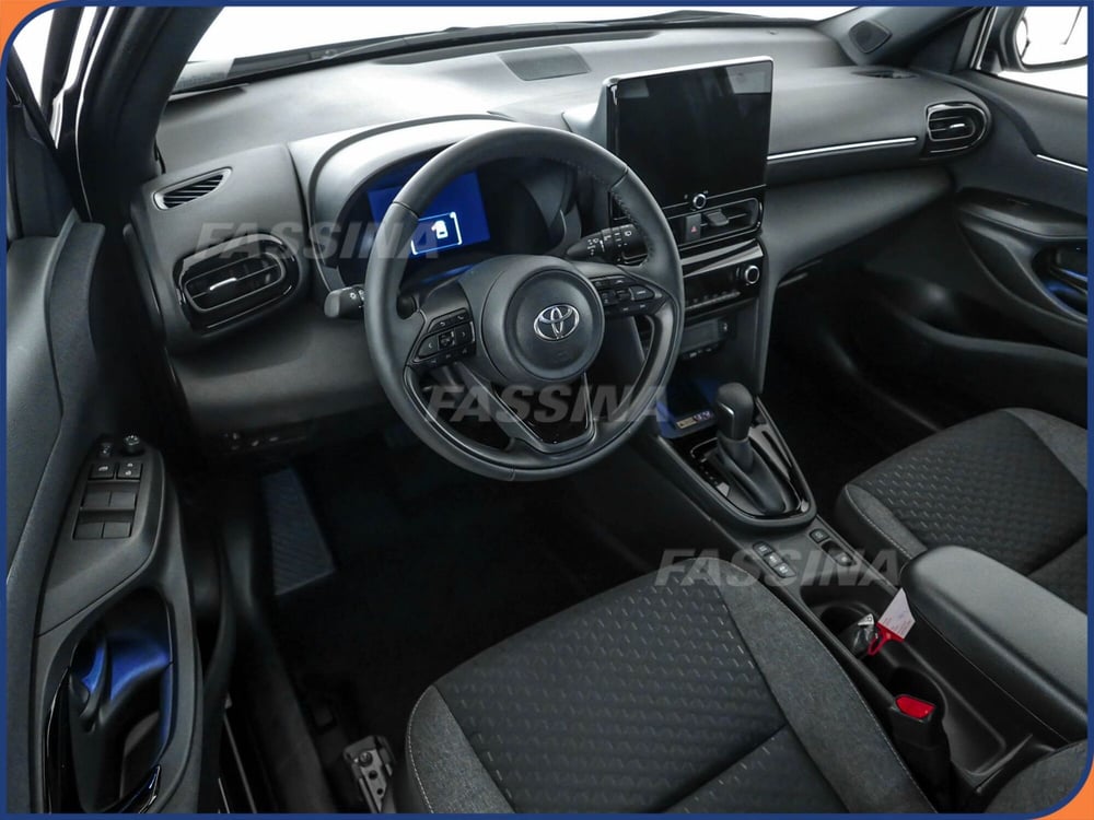 Toyota Yaris Cross nuova a Milano (9)