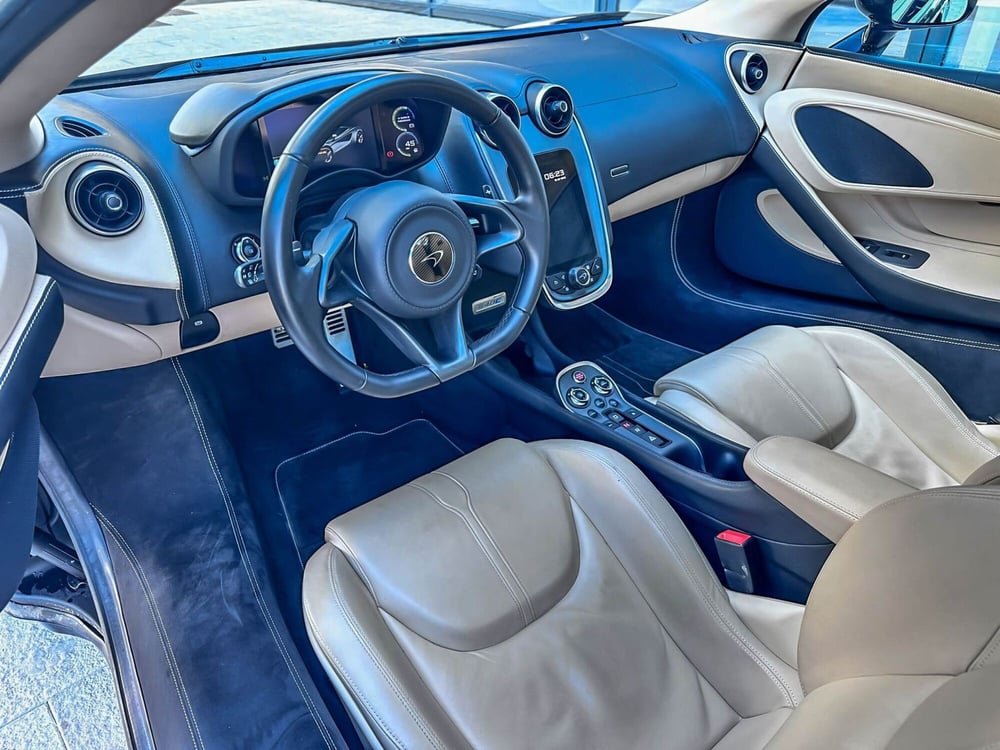 McLaren 540C usata a Milano (12)