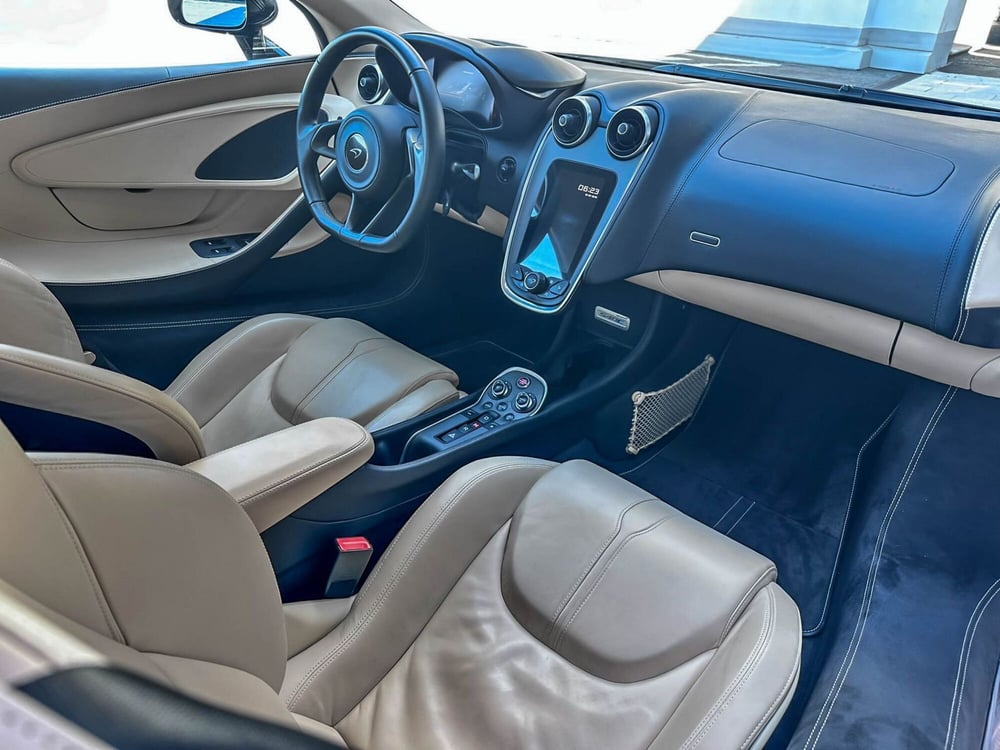 McLaren 540C usata a Milano (13)