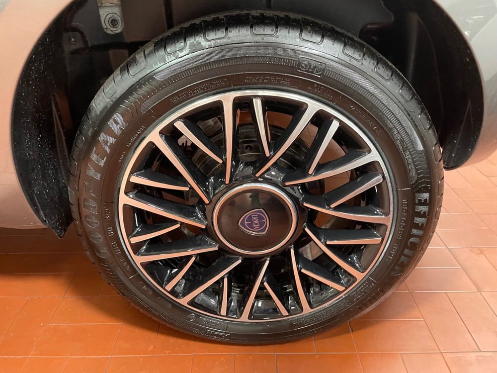 Lancia Ypsilon nuova a Lucca (12)