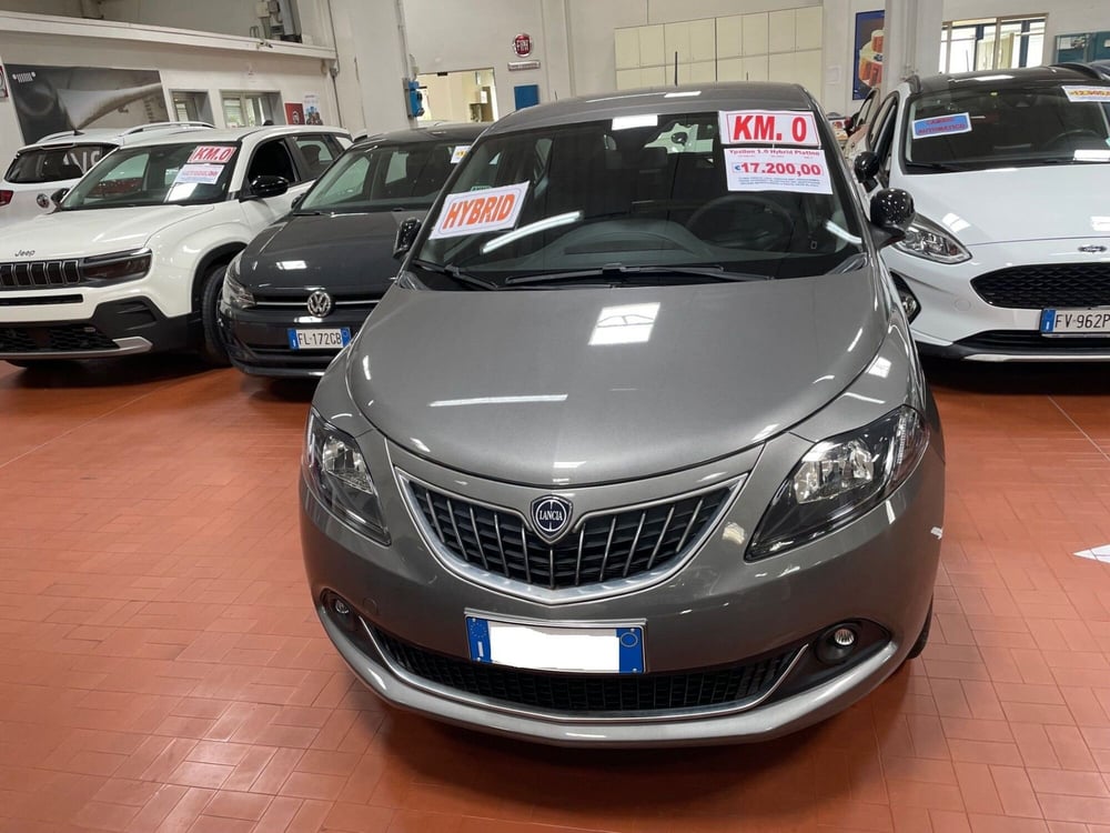 Lancia Ypsilon nuova a Lucca (2)