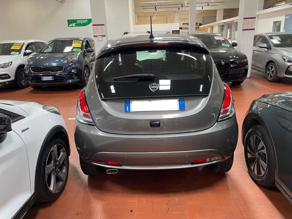 Lancia Ypsilon nuova a Lucca (5)
