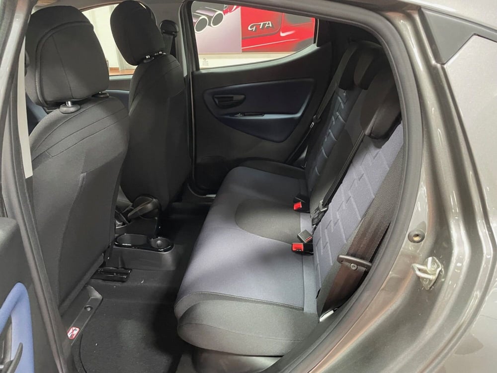 Lancia Ypsilon nuova a Lucca (9)