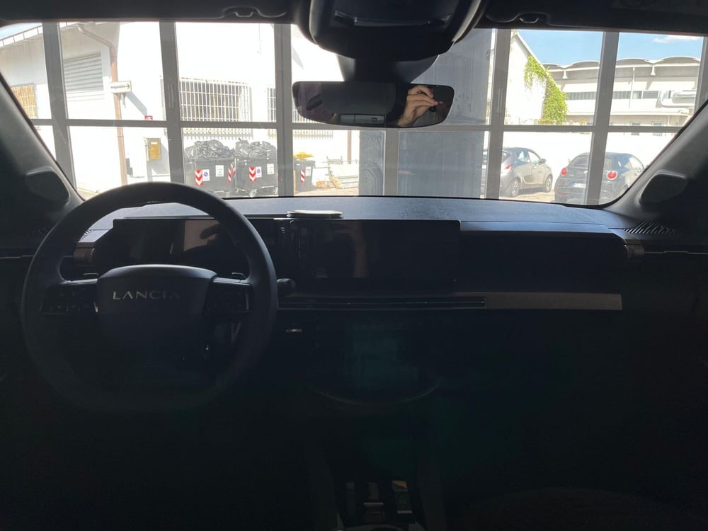 Lancia Ypsilon nuova a Lucca (10)