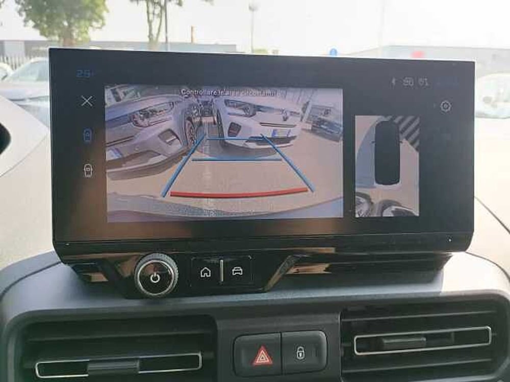 Peugeot Rifter nuova a Milano (14)