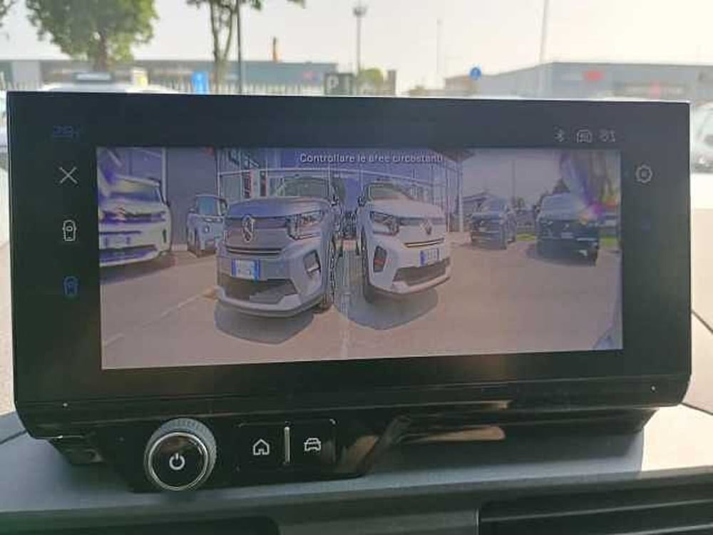 Peugeot Rifter nuova a Milano (18)