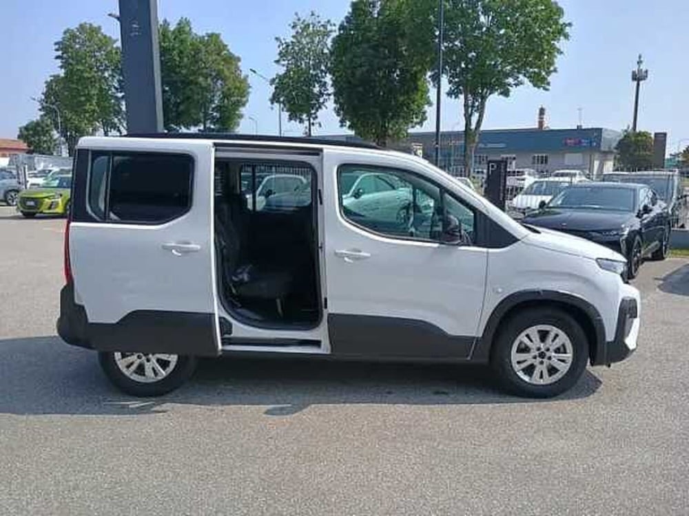 Peugeot Rifter nuova a Milano (5)