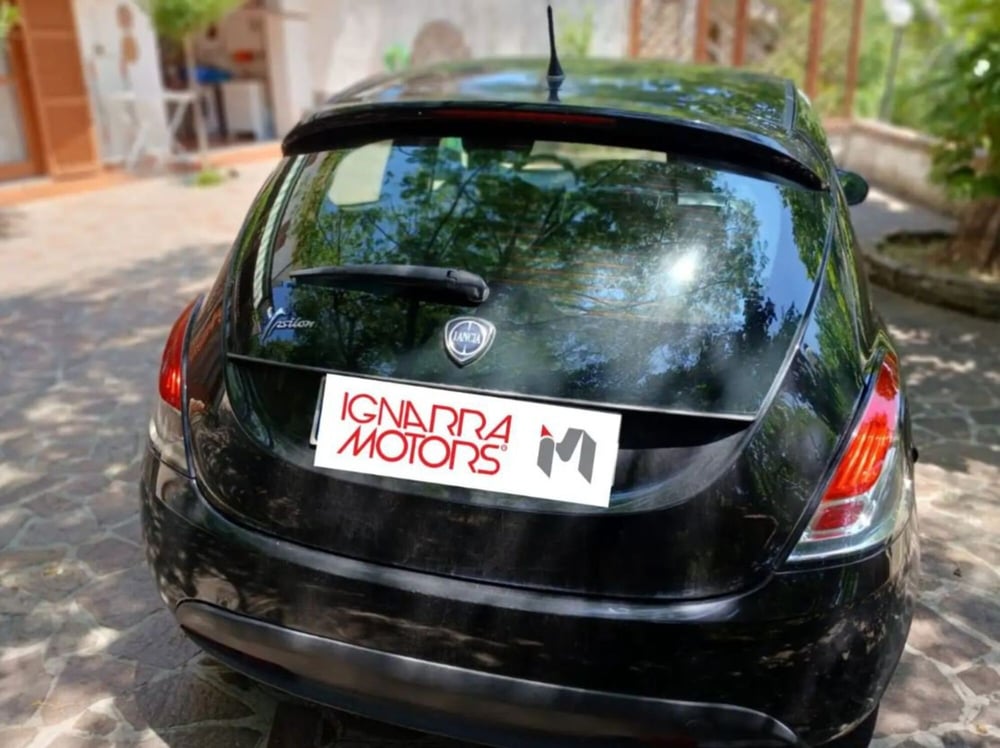 Lancia Ypsilon usata a Latina (2)