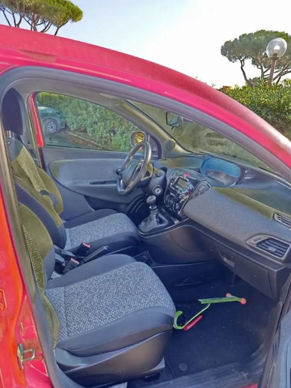 Lancia Ypsilon usata a Latina (3)