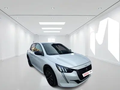 Peugeot 208 PureTech 130 Stop&amp;Start EAT8 5 porte GT Line del 2020 usata a Latina
