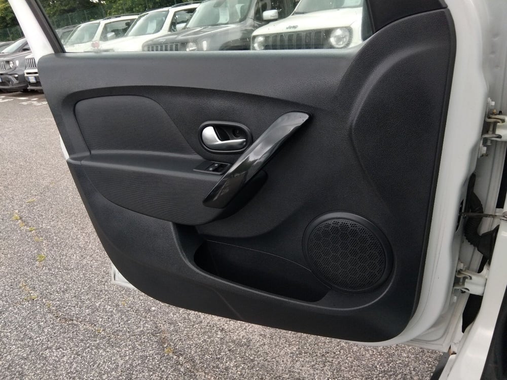 Dacia Sandero usata a Roma (20)
