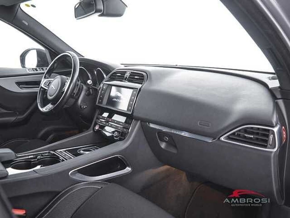 Jaguar F-Pace usata a Perugia (12)