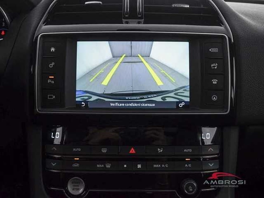 Jaguar F-Pace usata a Perugia (18)