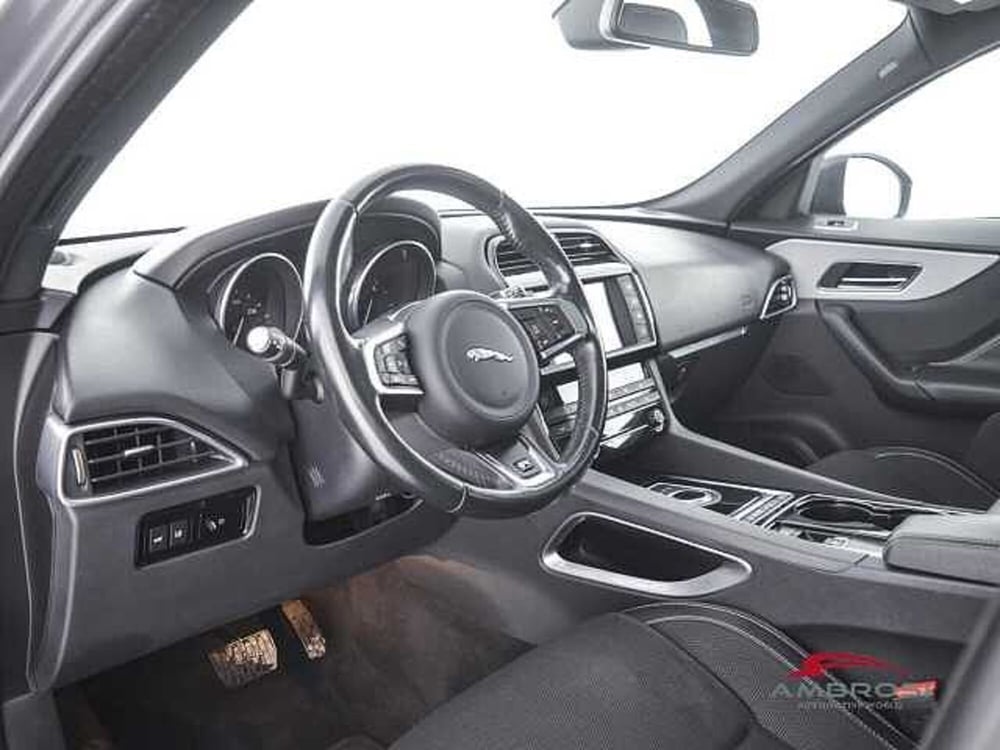 Jaguar F-Pace usata a Perugia (8)