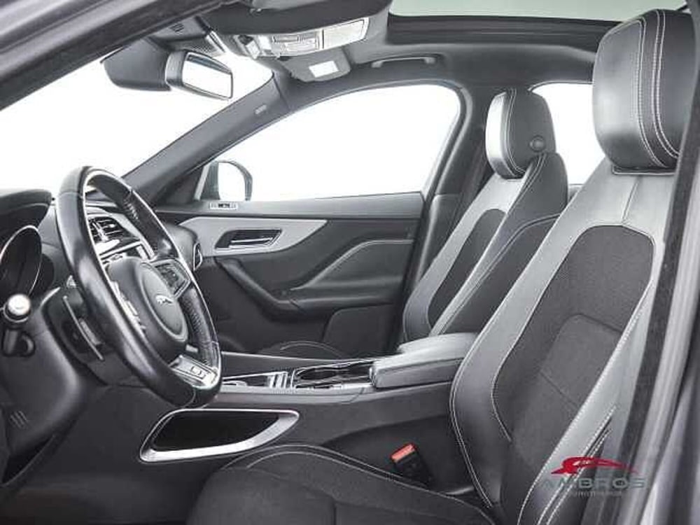 Jaguar F-Pace usata a Perugia (9)