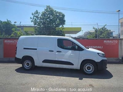 Opel Combo Furgone Cargo 1.5 Diesel 100CV S&amp;S PL-DC 850kg Essentia del 2024 usata a Roma