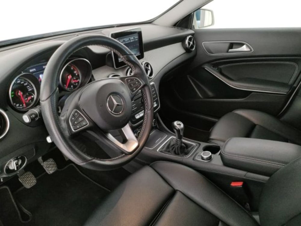 Mercedes-Benz GLA SUV usata a Modena (10)