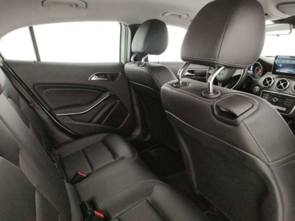 Mercedes-Benz GLA SUV usata a Modena (12)