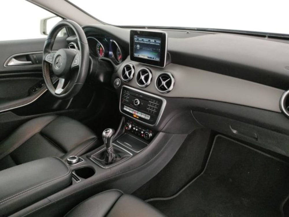 Mercedes-Benz GLA SUV usata a Modena (13)