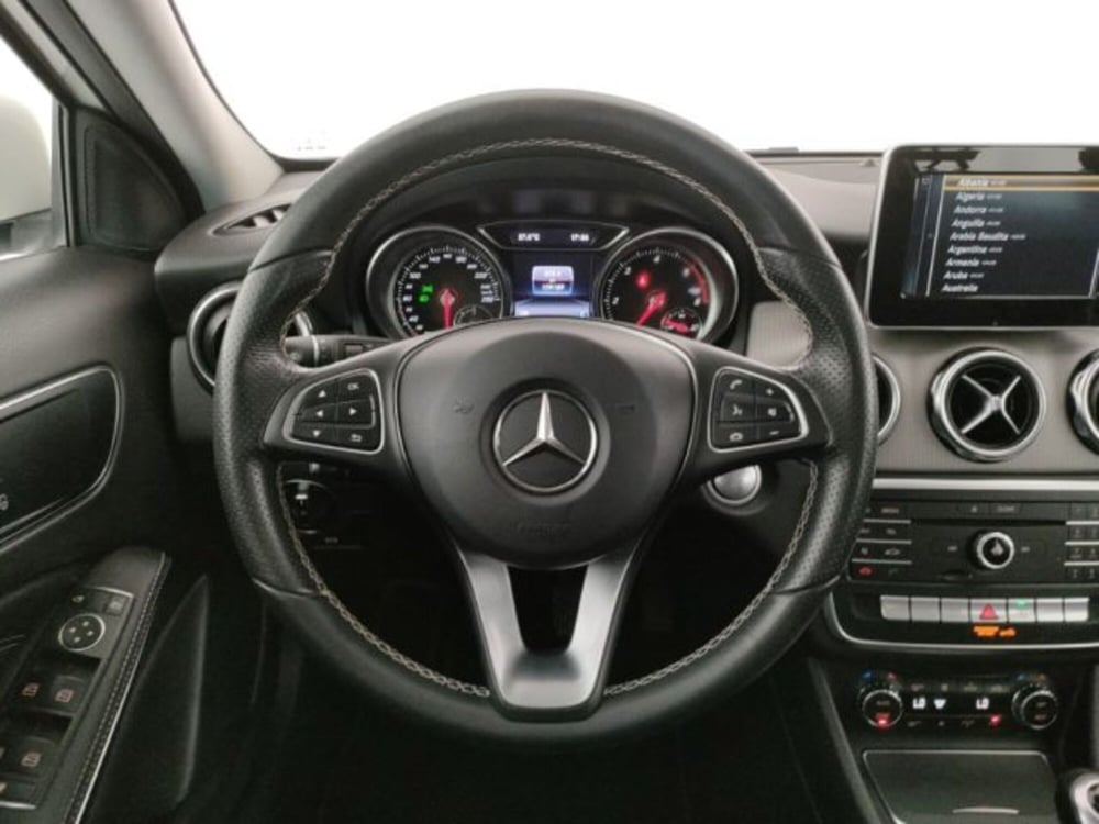 Mercedes-Benz GLA SUV usata a Modena (15)