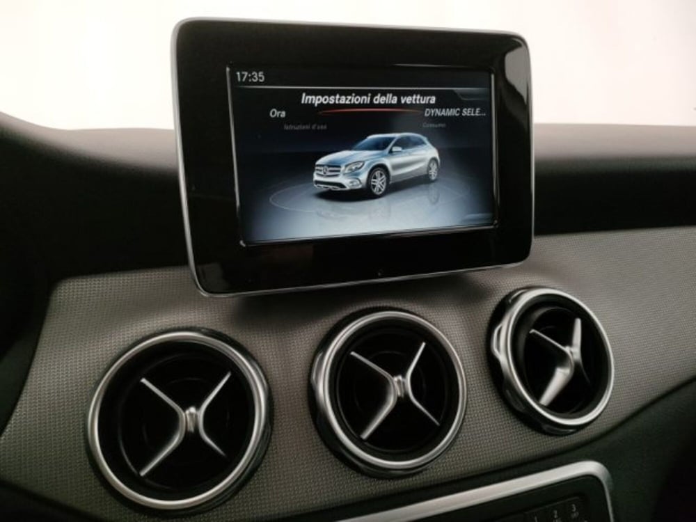 Mercedes-Benz GLA SUV usata a Modena (17)