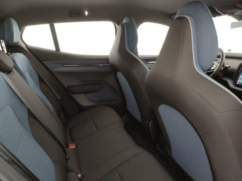 Volvo EX30 usata a Modena (11)