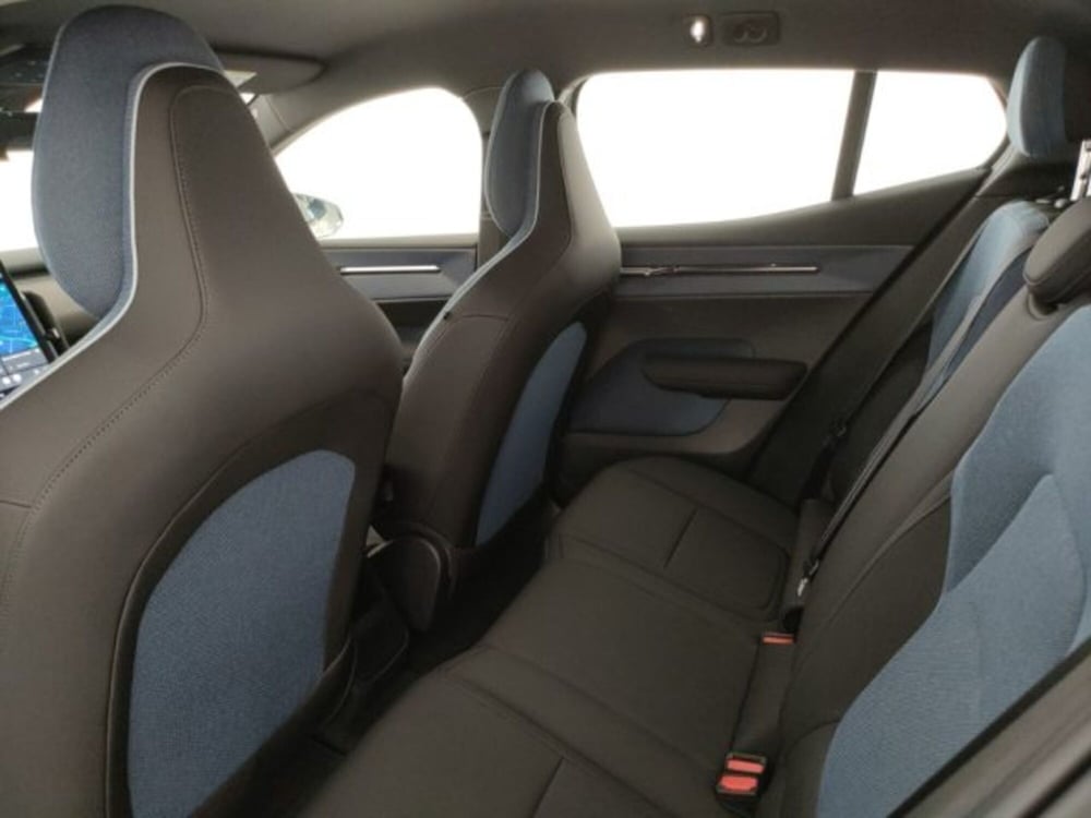 Volvo EX30 usata a Modena (9)