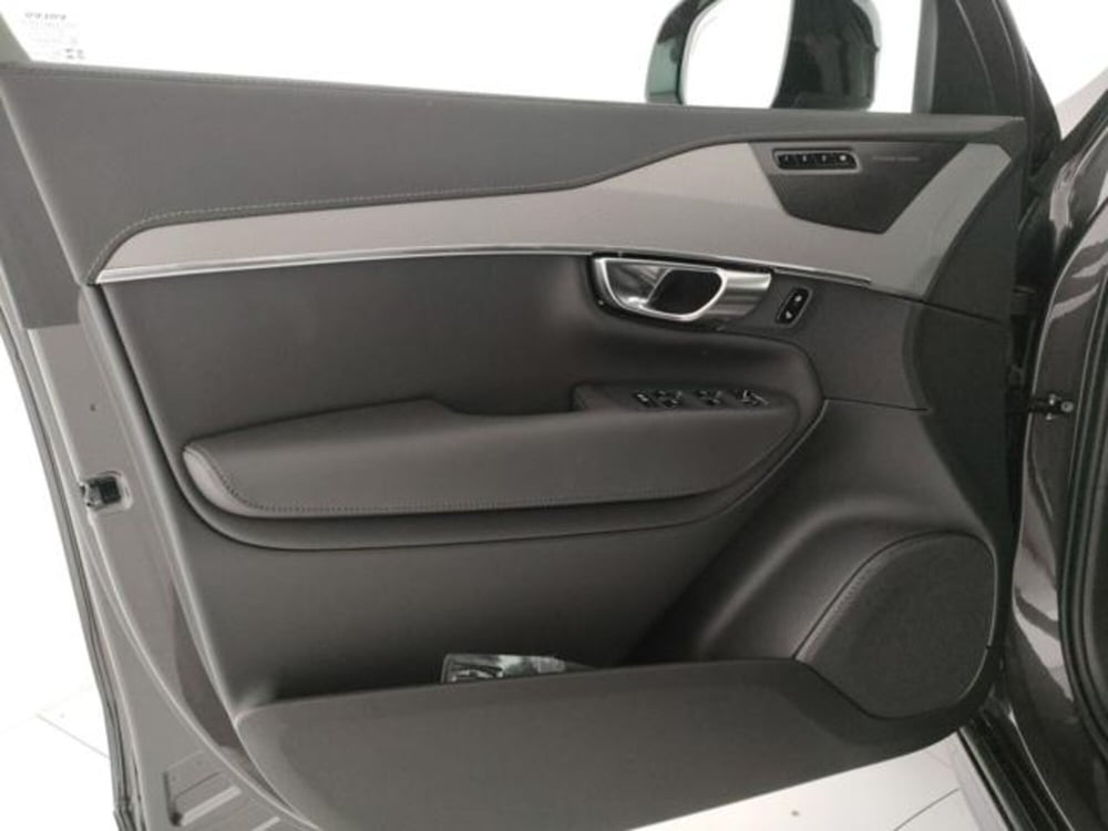 Volvo XC90 nuova a Modena (12)