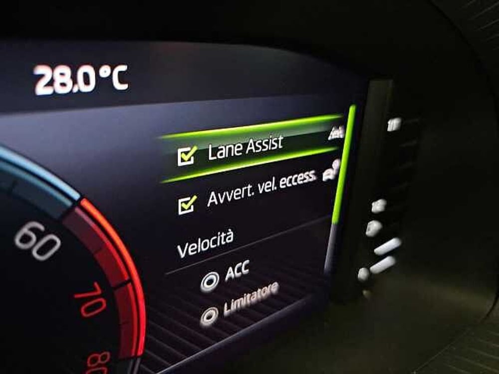 Skoda Karoq usata a Lecco (19)