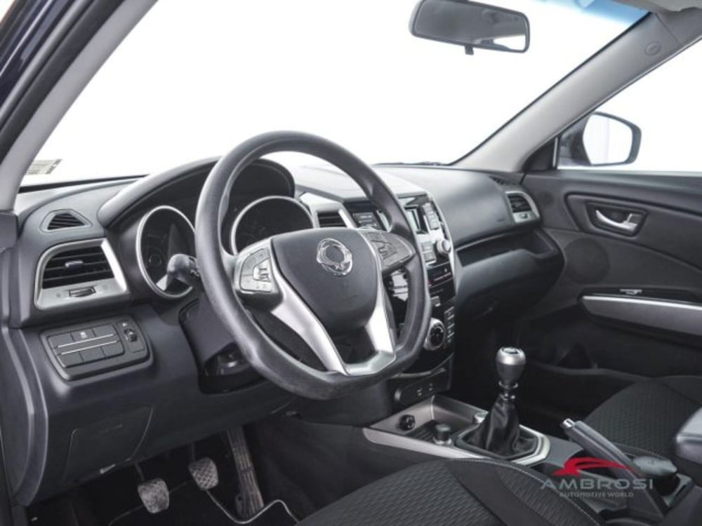 Ssangyong Tivoli usata a Perugia (8)