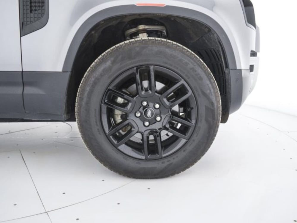Land Rover Defender usata a Perugia (9)