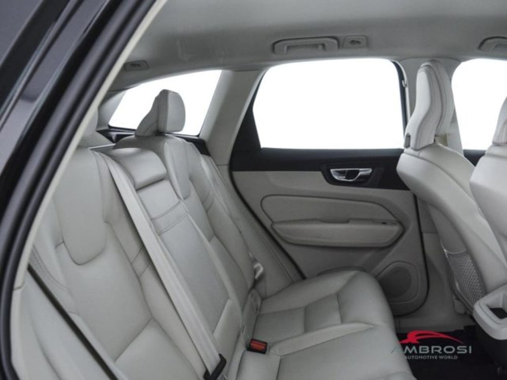 Volvo XC60 usata a Perugia (11)