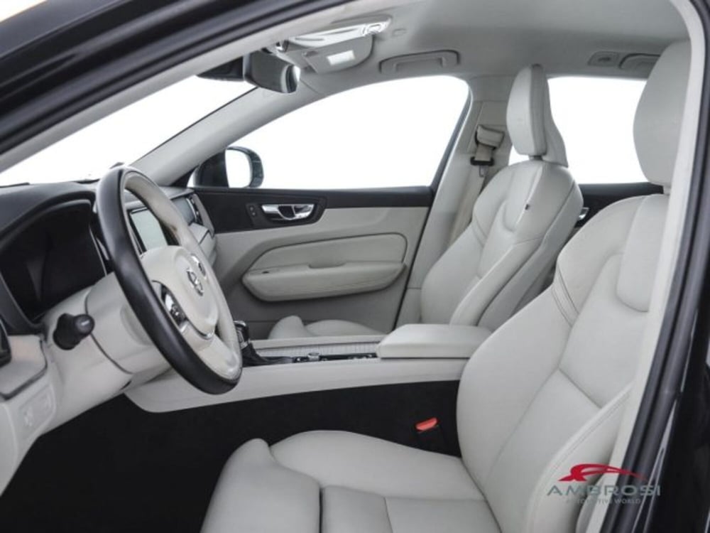 Volvo XC60 usata a Perugia (9)