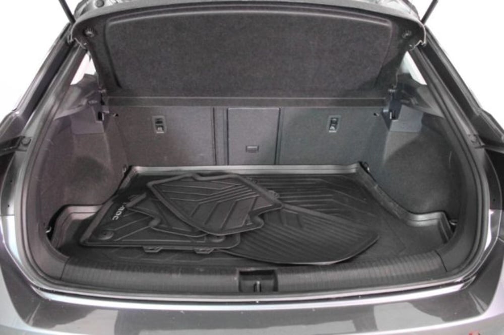 Volkswagen T-Roc usata a Novara (11)