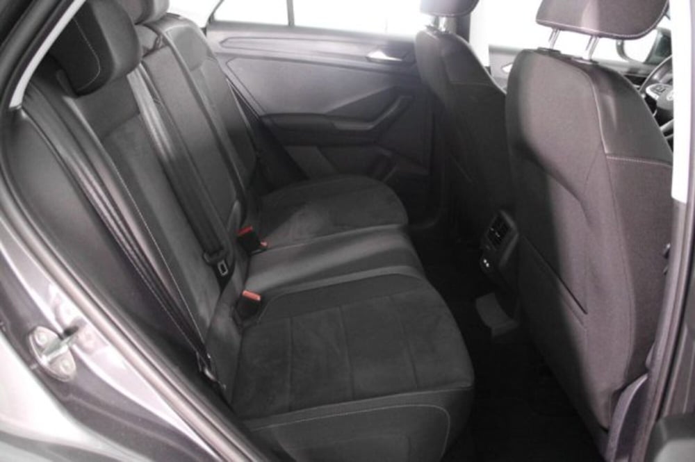 Volkswagen T-Roc usata a Novara (9)