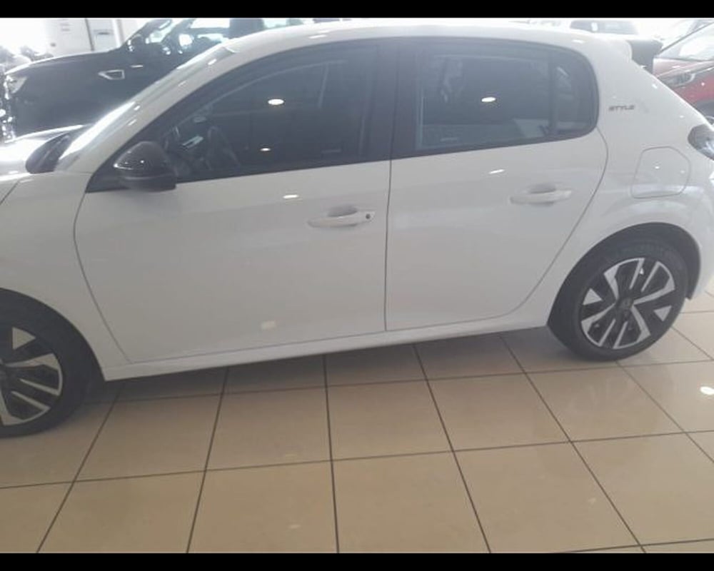 Peugeot 208 nuova a Alessandria (2)