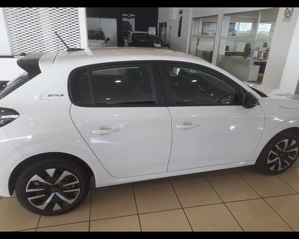 Peugeot 208 nuova a Alessandria (5)