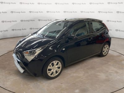 Toyota Aygo Connect 1.0 VVT-i 72 CV 5 porte x-play MMT nuova a Albano Vercellese