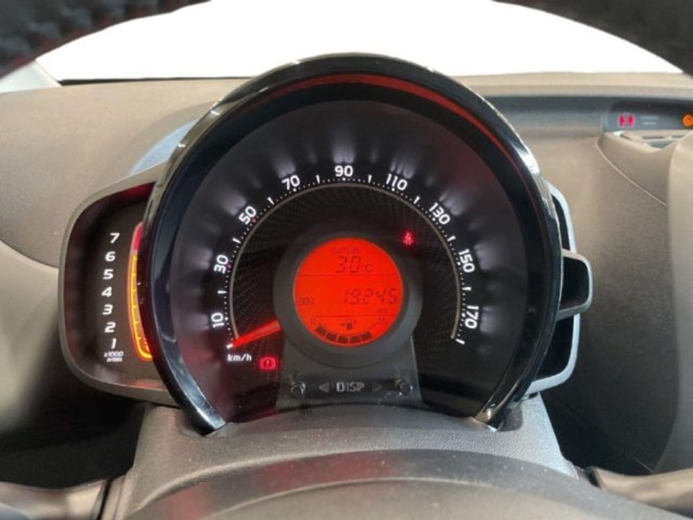 Toyota Aygo nuova a Vercelli (13)