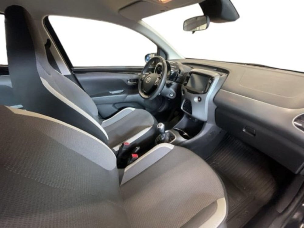 Toyota Aygo nuova a Vercelli (6)
