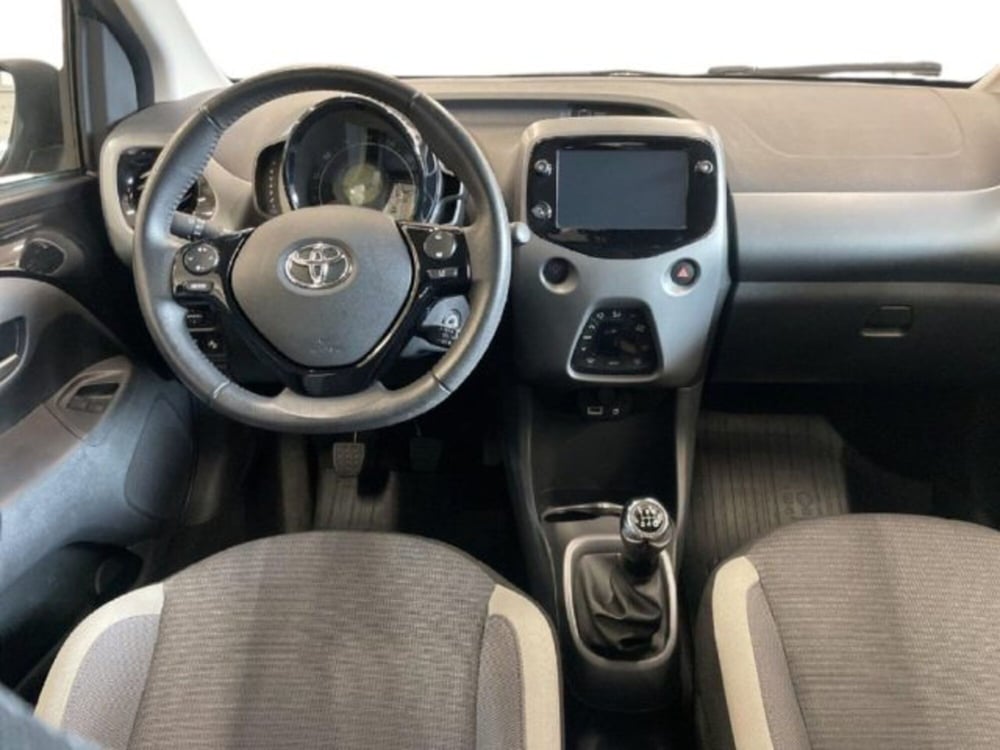 Toyota Aygo nuova a Vercelli (9)