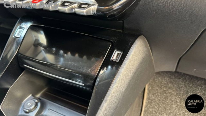 Peugeot 208 usata a Reggio Calabria (11)