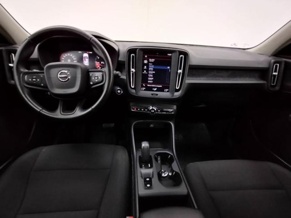 Volvo XC40 usata a Como (4)