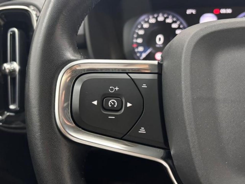Volvo XC40 usata a Como (11)