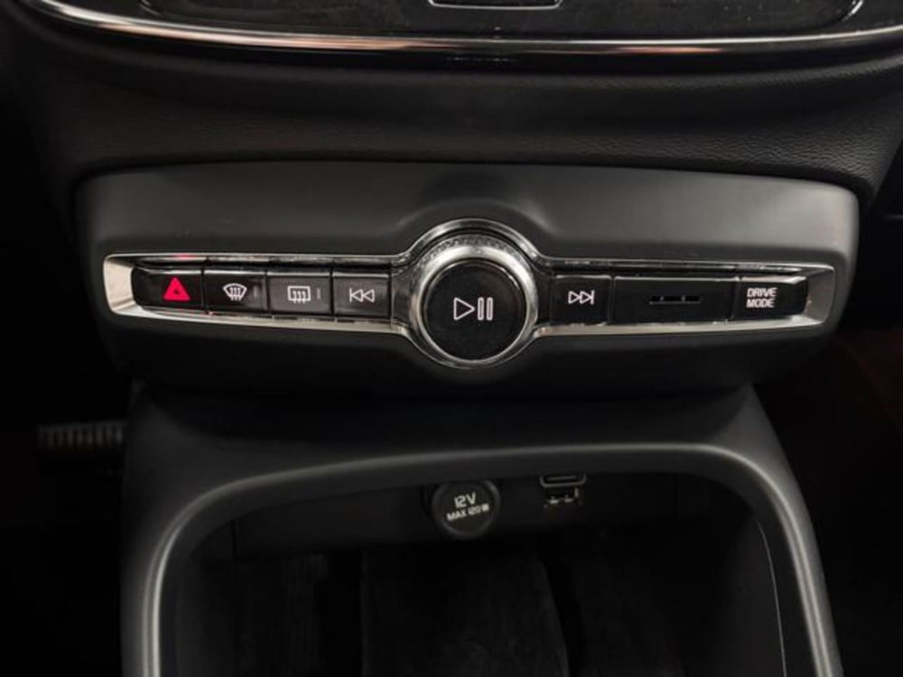 Volvo XC40 usata a Como (18)