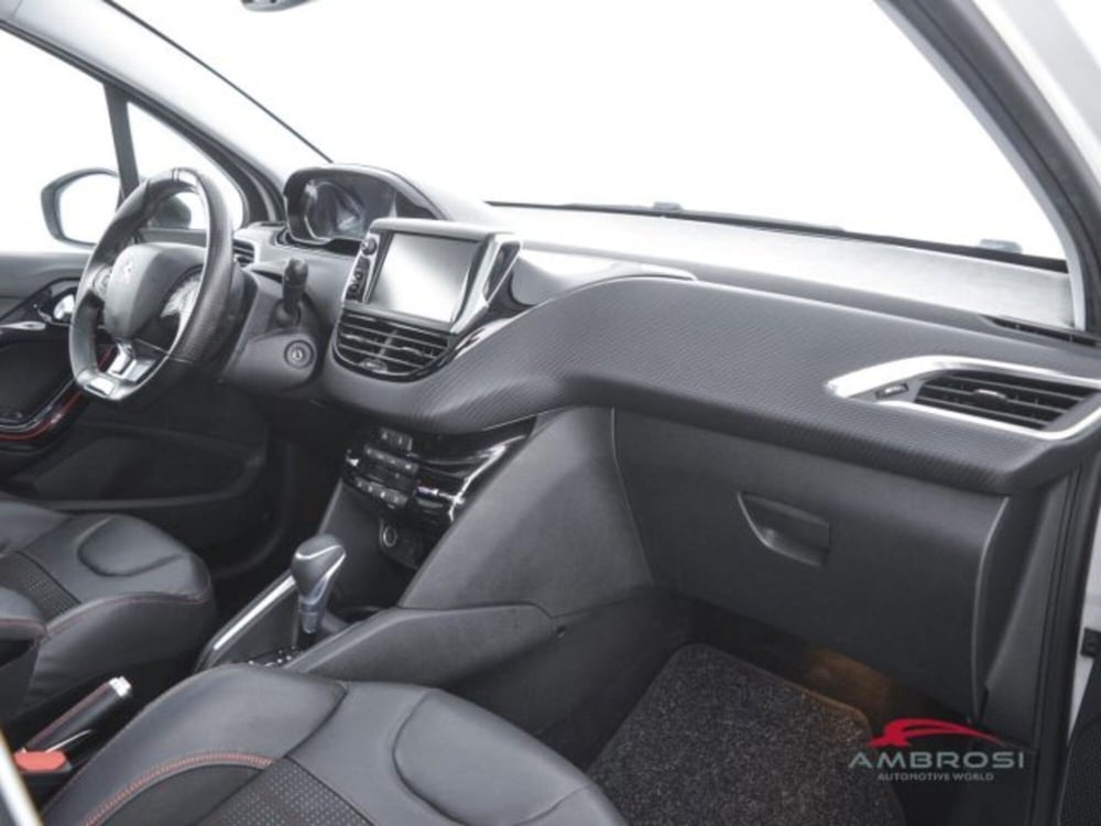 Peugeot 208 usata a Perugia (12)